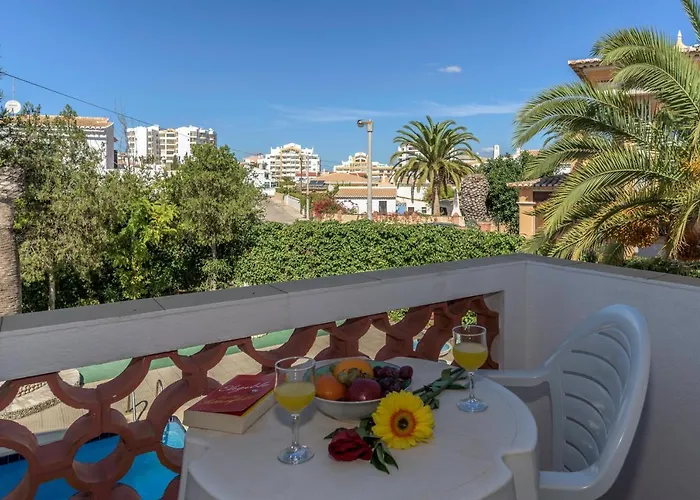 埃斯图迪奥斯棕榈别墅公寓 *